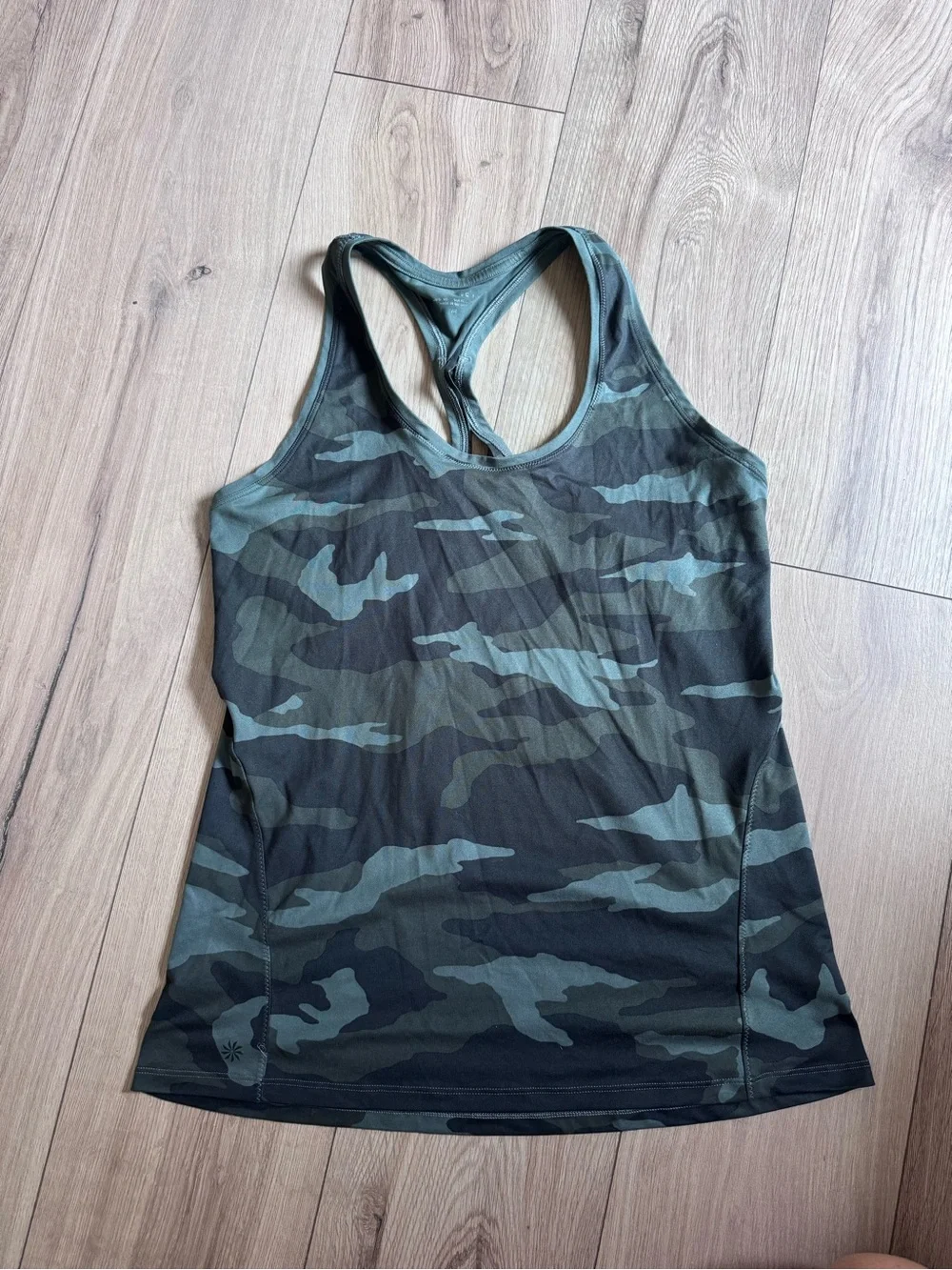 Bundle of 4 Medium Tops